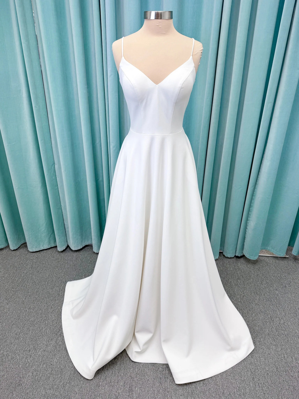 Monstera Minimalist Crepe A-Line Wedding Dress with Spaghetti Straps Sz 12 Ivory